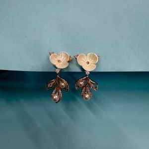 Floral pearl earrings