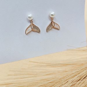 Elegant Fish Tail drop pearl earrings