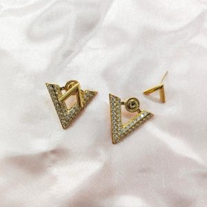 Gold v-stud earrings