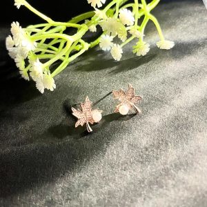 Pearl Stud Maple  leaf earrings