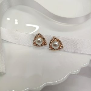 Pearl stud triangle earrings